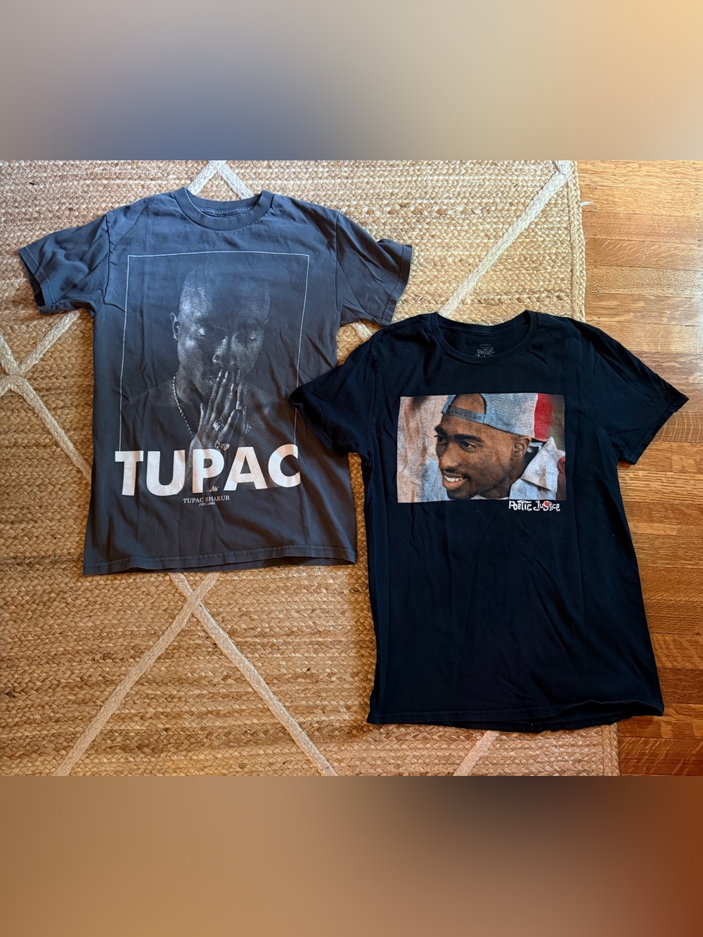 Tupac T-Shirts Poetic Justice (M) & Praying (S)